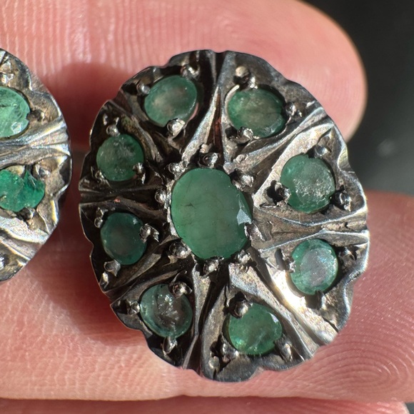 Natural emerald and ( Sterling silver?) earrings - Picture 16 of 16